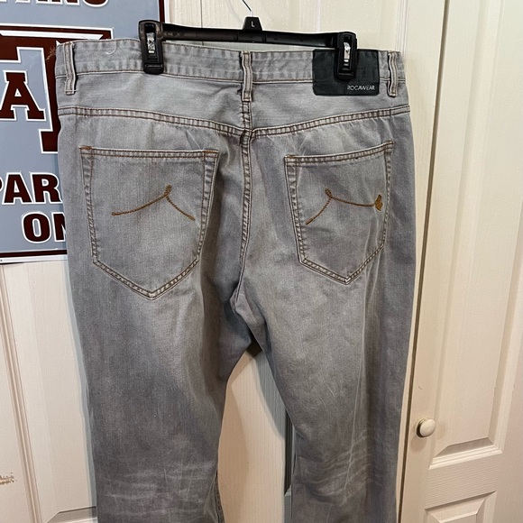 Rocawear Classic Fit Men’s Jeans - Picture 2 of 7